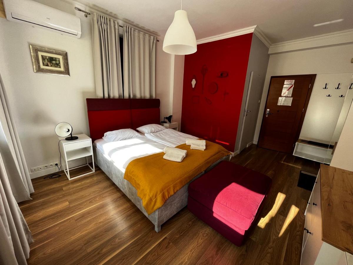 Aparthotel Tcz Mokra à Poznań Extérieur photo